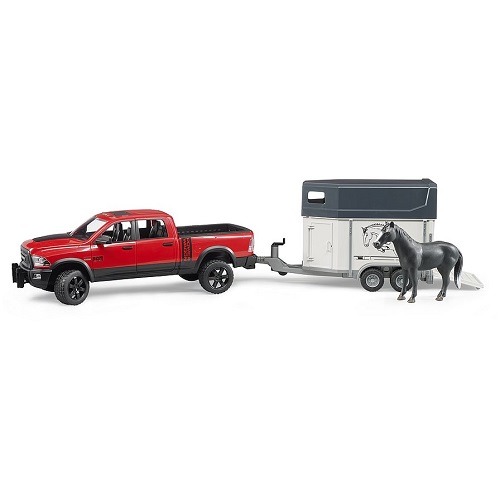  Bruder RAM 2500 Power Wagon avec remorque à chevaux et cheval Quatre figurines de jeu Bruder peuvent être placées dans le SUV RAM. Les portes peuvent être ouvertes comme le hayon.