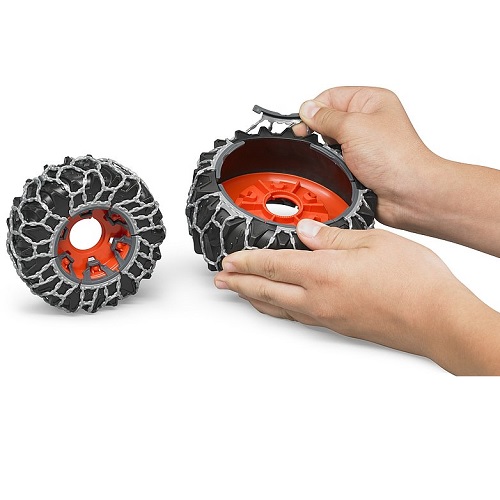 Bruder Bruder 03018 Claas Axion 950 avec chaînes à neige et lame de charrue