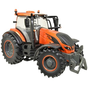 Britains 43273 Orange métallique Valtra T245 Le tracteur jouet Britains 43273 est un modèle réduit du tracteur Valtra T245 orange métallique. Ce tracteur jouet est conçu pour les enfants qui aiment jouer avec des véhicules agricoles. Il offre une reproduction détaillée du vrai tracteur Valtra T245, mais à l'échelle 1:32. Le tracteur est fini dans une couleur orange métallique frappante, qui donne une apparence attrayante. Le jouet est fait de matériaux durables, la base est en métal, pour assurer un plaisir durable. Le modèle comprend des détails authentiques du Valtra T245, tels que le logo Valtra, une cabine détaillée et des caractéristiques spécifiques du tracteur. Ce jouet donne aux enfants la possibilité d'utiliser leur imagination et de créer leurs propres aventures agricoles. Ils peuvent conduire le tracteur n'importe où, proposer différentes tâches et jouer le rôle d'un agriculteur. Avec le tracteur jouet Valtra T245, les enfants peuvent explorer le monde agricole et laisser libre cours à leur imagination. Le jouet Britains 43273 Metallic Orange Valtra T245 est idéal pour les enfants intéressés par les véhicules agricoles et désireux de vivre leurs propres histoires de ferme. Il stimule la créativité, l'imagination et offre un plaisir sans fin. Ce tracteur jouet de Britains est équipé d'accouplements standard à l'avant et à l'arrière du tracteur, de sorte que les remorques et les accessoires peuvent être facilement connectés au tracteur. L'échelle standard de 1:32 signifie que le tracteur jouet Britains peut également être bien combiné avec les tracteurs et remorques jouets de Siku ou les écuries et hangars de Kids Globe. Ces options de combinaison vous permettent de composer encore mieux votre ferme de jouets idéale.