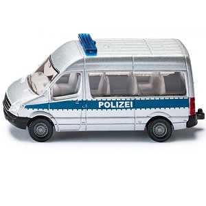 Siku Autobus de Police Ce joli bus de police de Siku est en métal avec des pièces en plastique. En bas, le bus de police est équipé de roues qui roulent vraiment. Le bus de police est fabriqué dans la version allemande. Le bus de police Siku est approximativement à l´échelle 1:87 et peut donc bien être combiné avec d´autres voitures jouets Siku