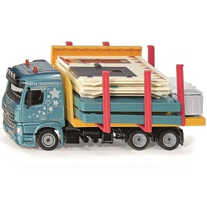 Transport de maison préfabriquée par camion Siku 1:50 Le camion de transport de maison préfabriquée est en métal avec des pièces de détail en plastique. Construisez votre ville Siku World rapidement avec ce camion de construction !