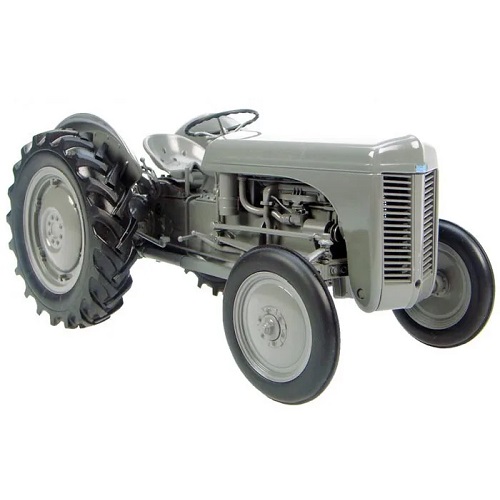 Universal Hobbies 2690 - Universal Hobbies Massey Ferguson TEA 20 tracteur classique 1/16