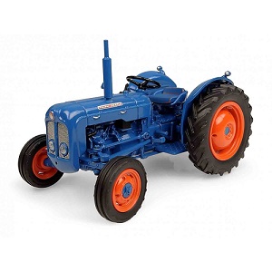 Universal Hobbies Fordson Dexta 1960 classic tractor 1:32 