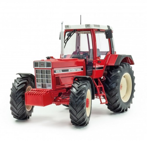 Universal Hobbies 6334 - Universal Hobbies International 1255 XL tracteur 1/16