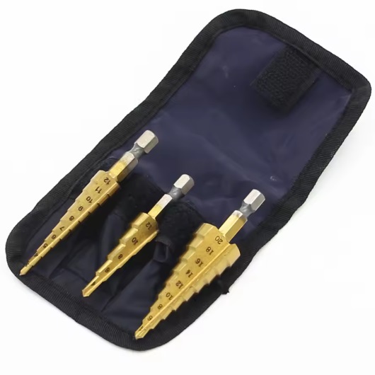  000077 -  3 Delige - HSS Stappenboor Bit Set - Titanium Coating - stappenboor Set - Trapgatboor - Gaten Boor - Inclusief Opslag Etui - Geschikt Voor Houtbewerking En Metaal - 3-12 mm / 4-12 mm / 4-20 mm
