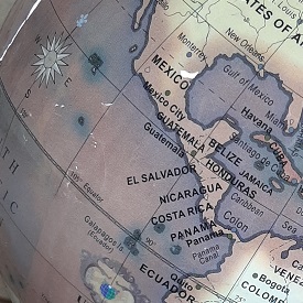 Van Manen 082060 - Van Manen Wereldbol op voet glimmend bruin